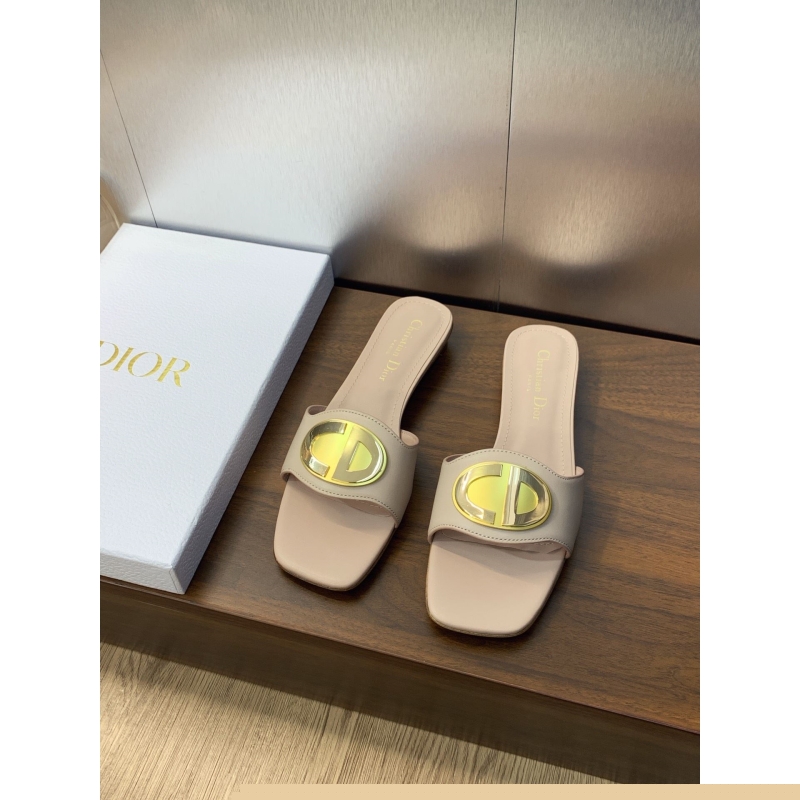 ch**an D*or slippers